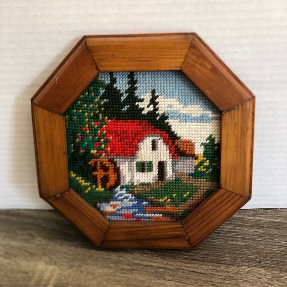 Vtg Rustic Octagonal Needlepoint Wall Art - Picture 11 of 13